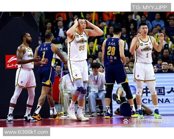 CBA四川队与重庆队激战正酣谁将赢得这场精彩对决